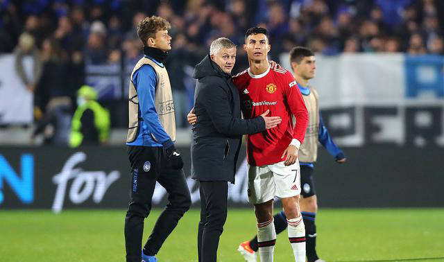 开云体育官网-C罗官方宣布反败为胜新规，曼联引发争议！观众掌声雷动的简单介绍